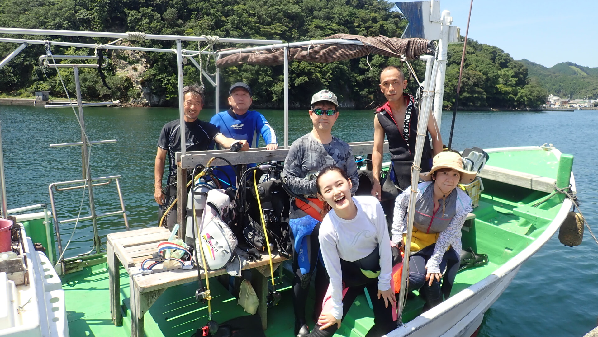 エイは居なかったけど、海も陸もエビ三昧。