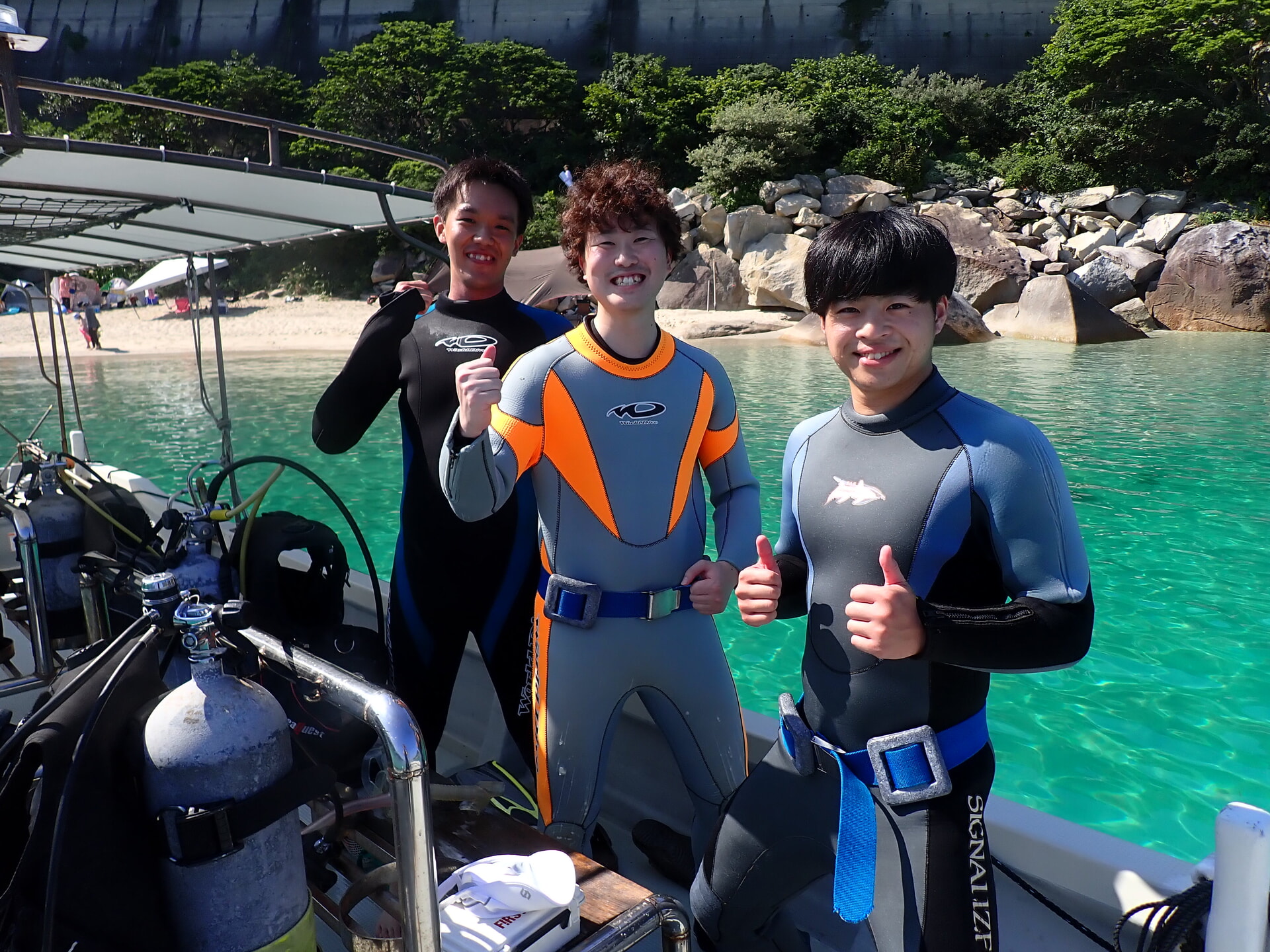 夜の街にダイブするより、夏の海にダイブするぞー！